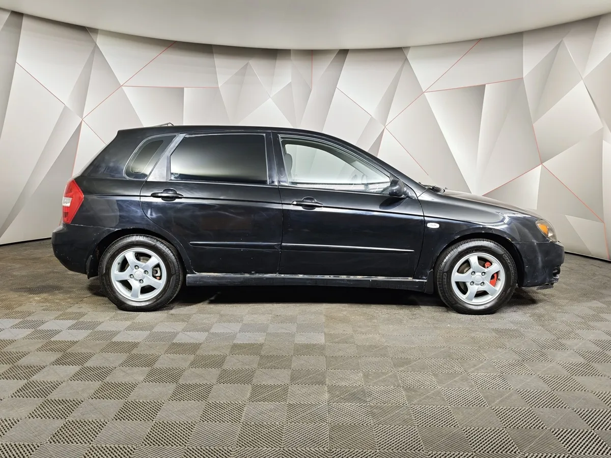 Kia Cerato 1.6 MT (105 л.с.) Черный в АВИЛОН. Слайд №6