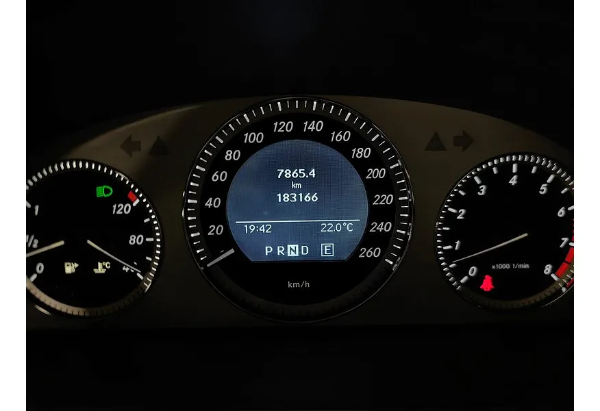 Mercedes-Benz GLK GLK 300 7G-Tronic 4MATIC (231 л.с.) Черный в АВИЛОН. Слайд №17