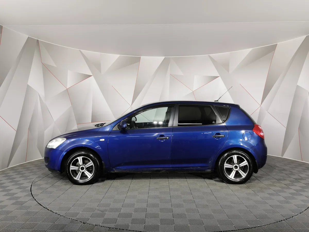 Kia Ceed 1.4 MT (109 л.с.) Синий в АВИЛОН. Слайд №5
