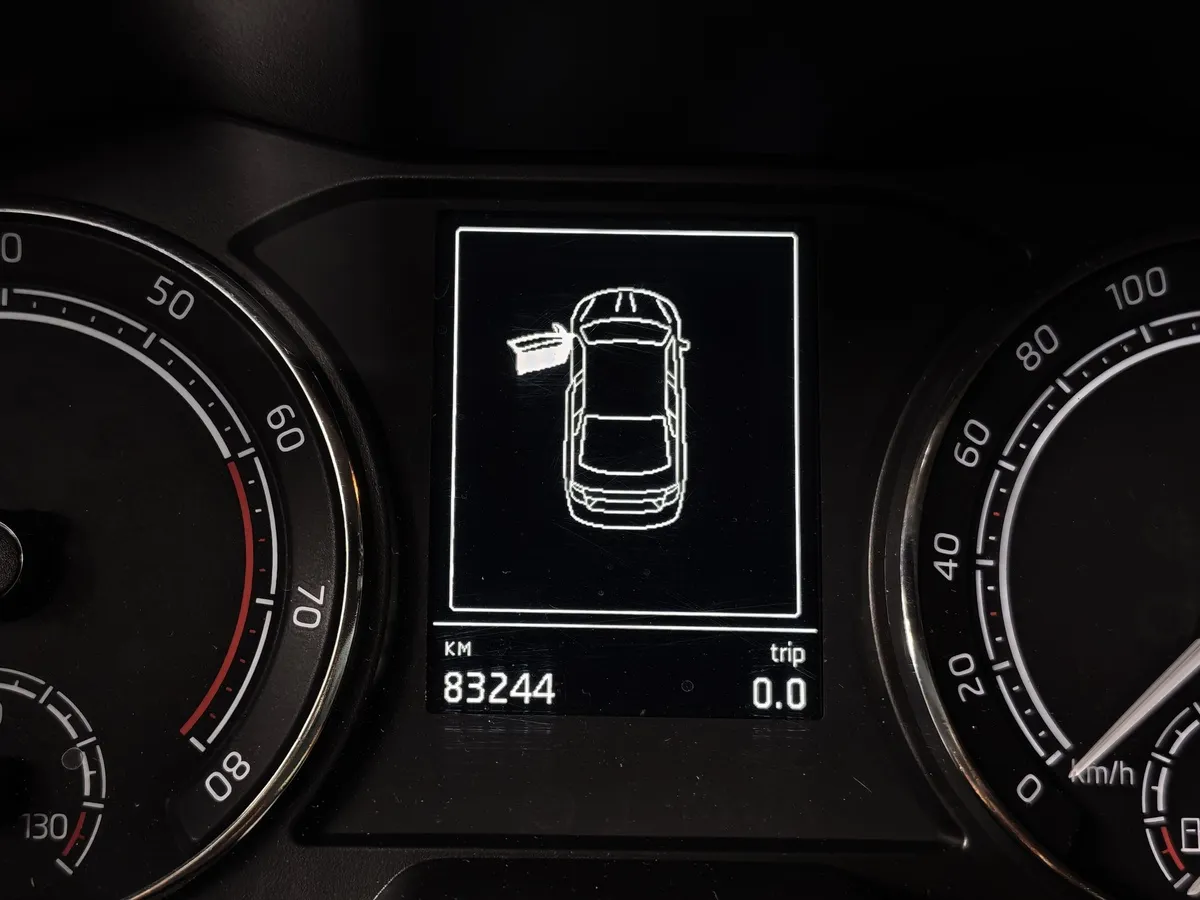 Skoda Rapid 1.6 AT (110 л.с.) Белый в АВИЛОН. Слайд №18