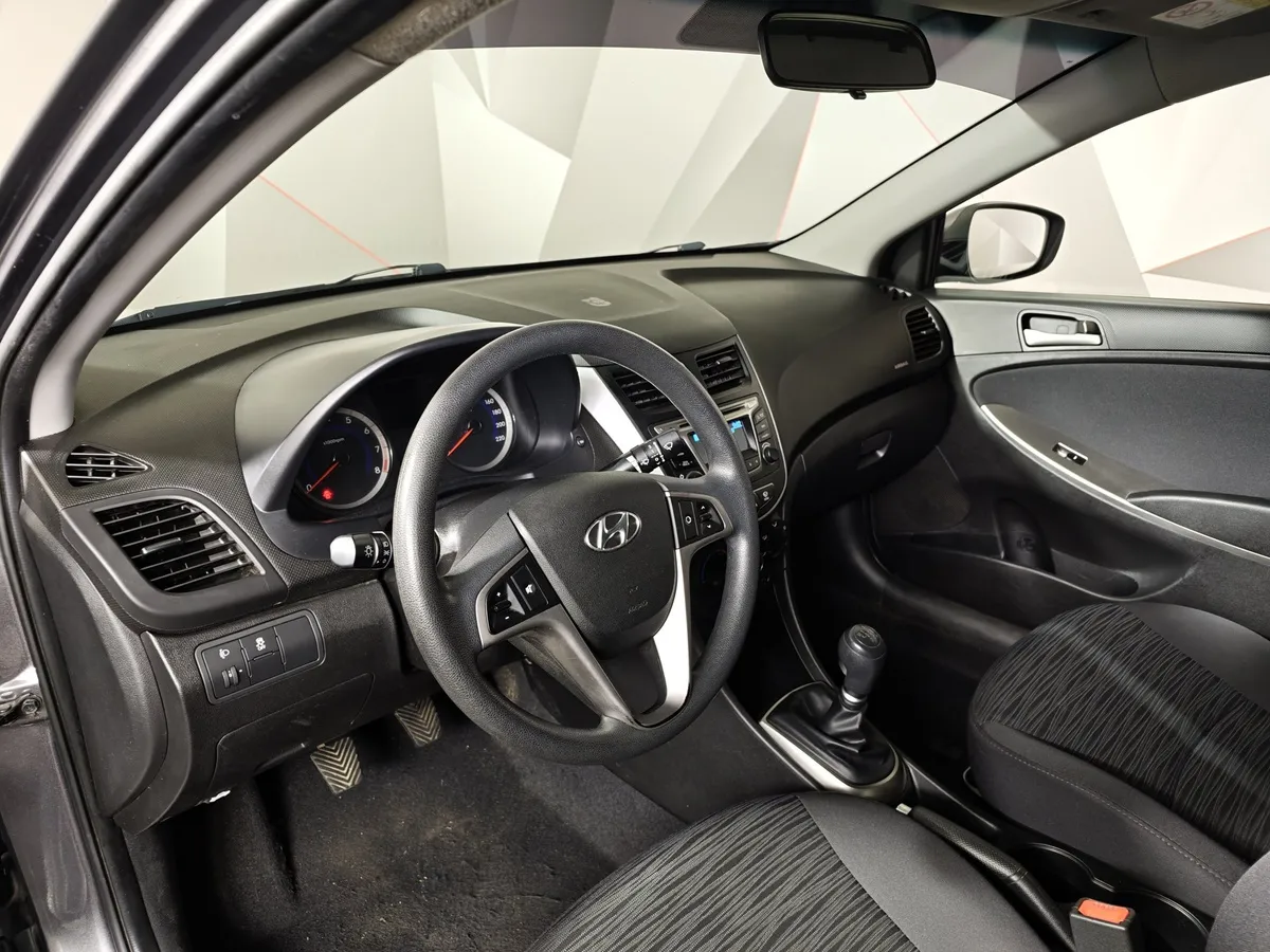 Hyundai Solaris 1.6 MT (123 л.с.) Comfort Серый в АВИЛОН. Слайд №19
