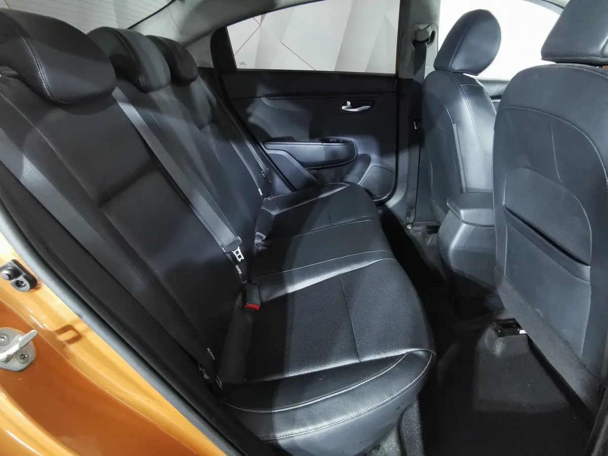 Kia Rio 1.6 AT (123 л.с.) Оранжевый в АВИЛОН. Слайд №15