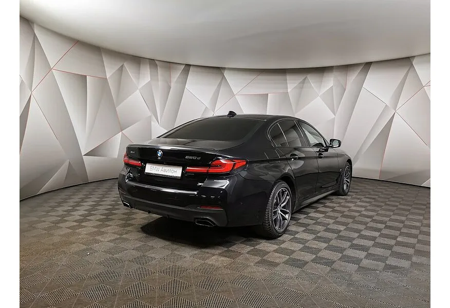 BMW 5 серия 520d xDrive Steptronic (190 л.с.) M Sport Pure Черный в АВИЛОН. Слайд №2