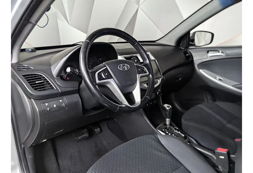 Hyundai Solaris 1.6 AT (123 л.с.) Active Серебристый в АВИЛОН. Слайд №18