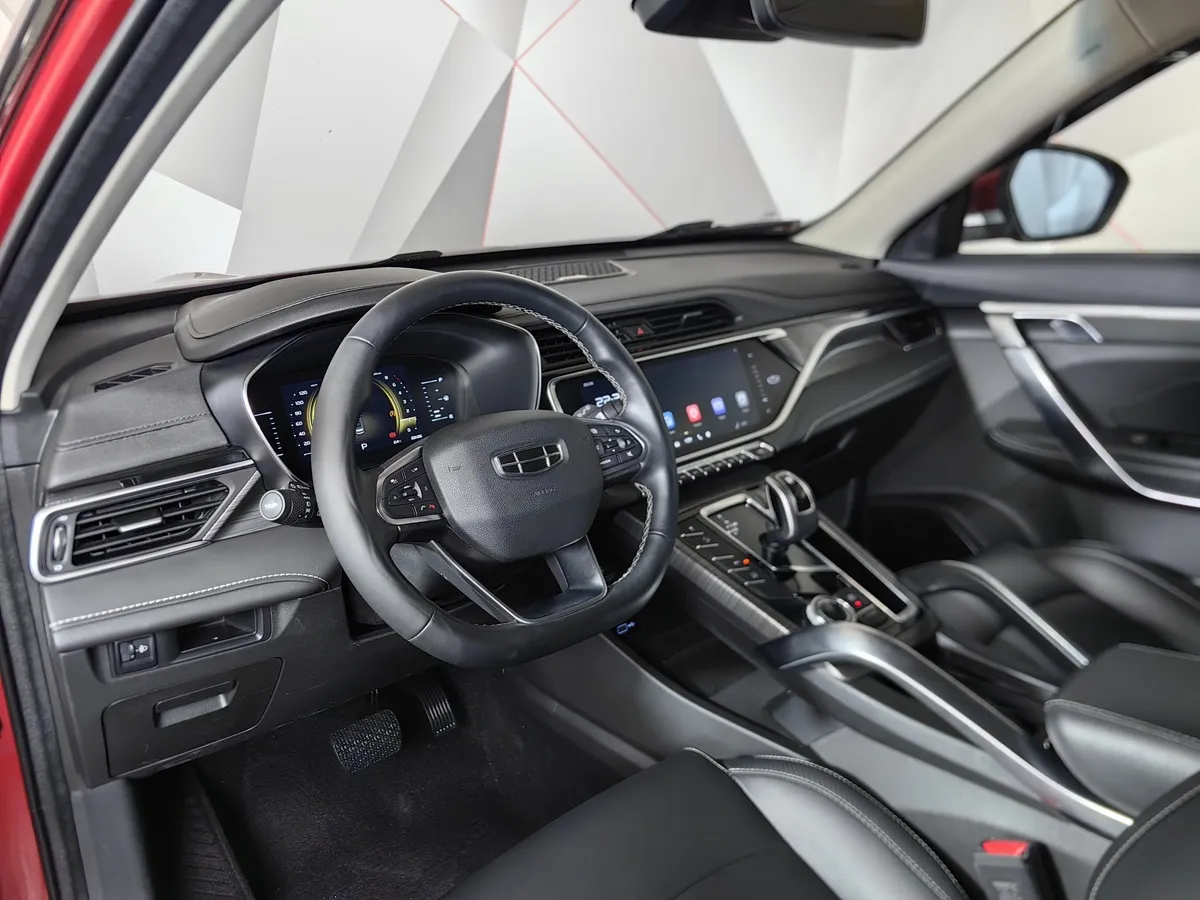 Geely Atlas Pro 1.5T 7DCT AWD (177 л.с.) Flagship Красный в АВИЛОН. Слайд №18