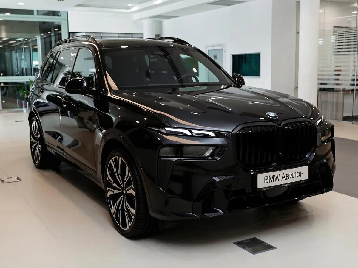 BMW X7 xDrive40d Steptronic (340 л.с.) Черный в АВИЛОН. Слайд №2