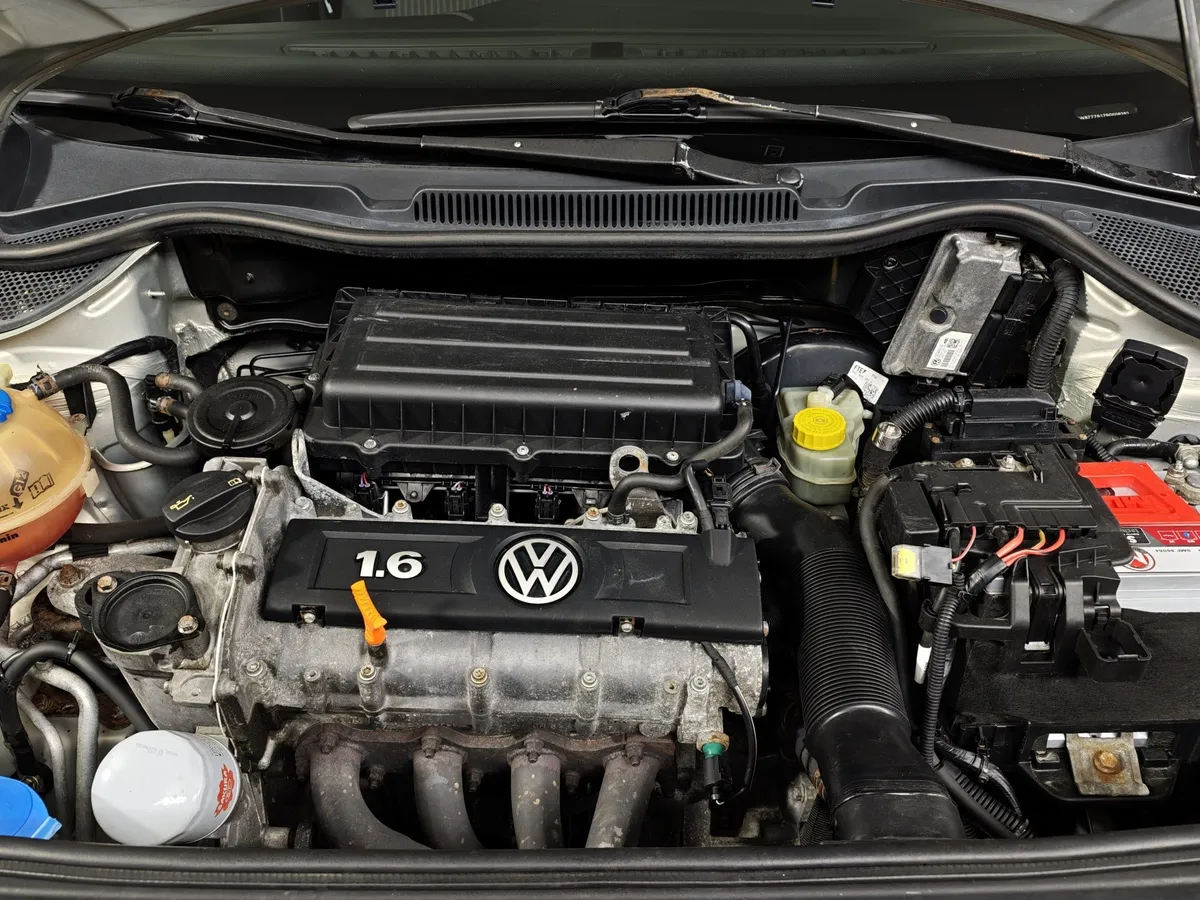 Volkswagen Polo 1.6 Tiptronic (105 л.с.) Comfortline Желтый в АВИЛОН. Слайд №10