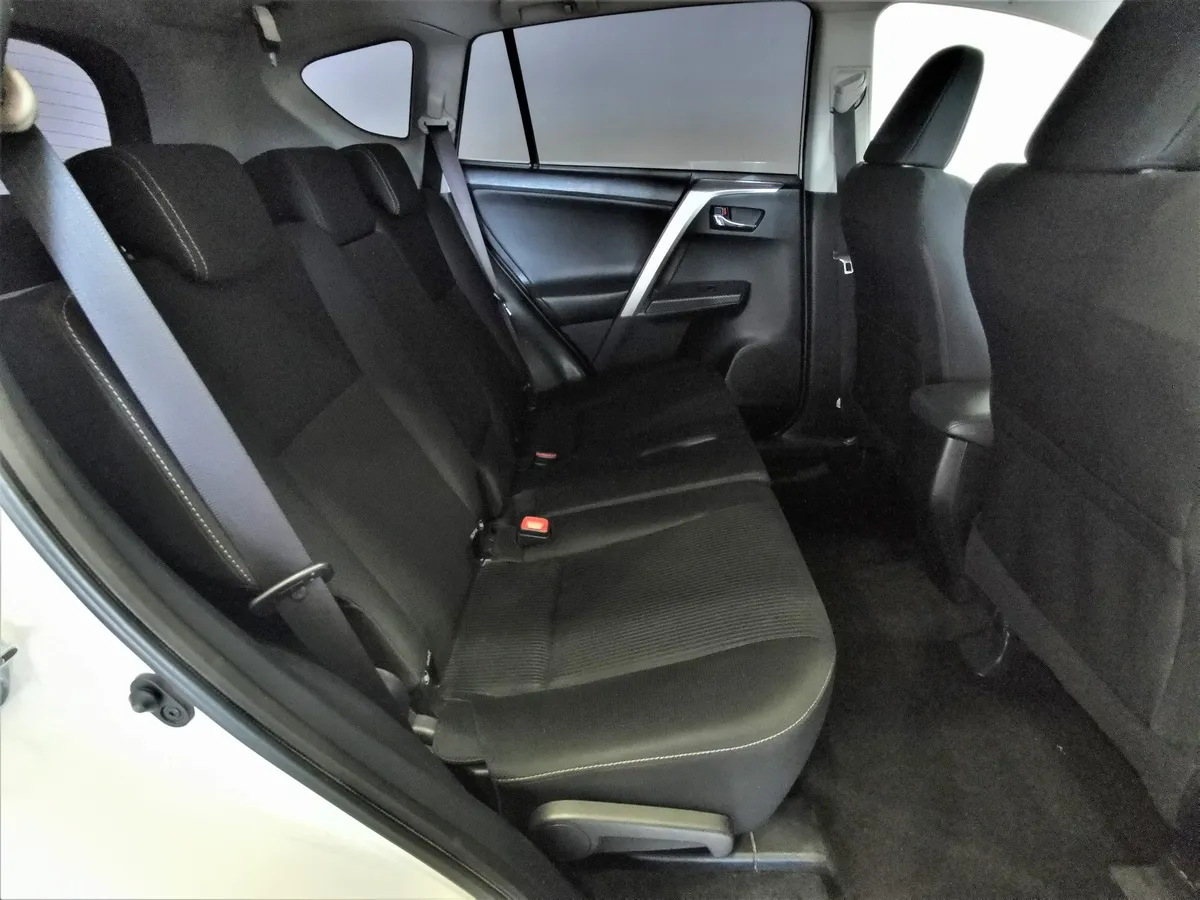 Toyota RAV4 2.2 D AT 4WD (150 л.с.) Комфорт Белый в АВИЛОН. Слайд №15