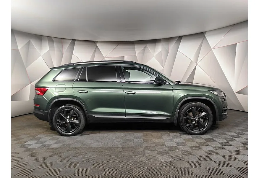 АВИЛОН - Skoda Kodiaq 1.4 TSI DSG 4X4 (150 л.с.) Зеленый - slide 3