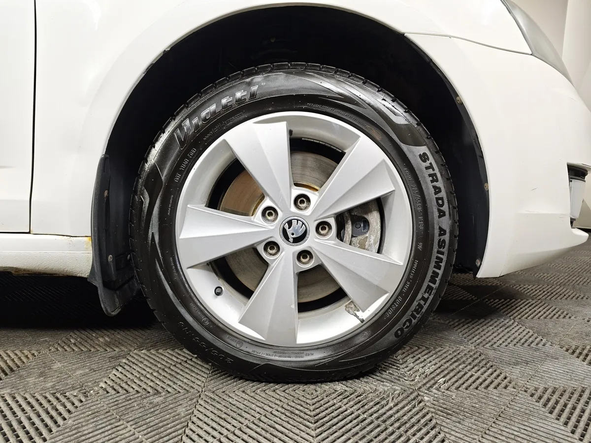 Skoda Octavia 1.8 TSI DSG (180 л.с.) Style Белый в АВИЛОН. Слайд №9