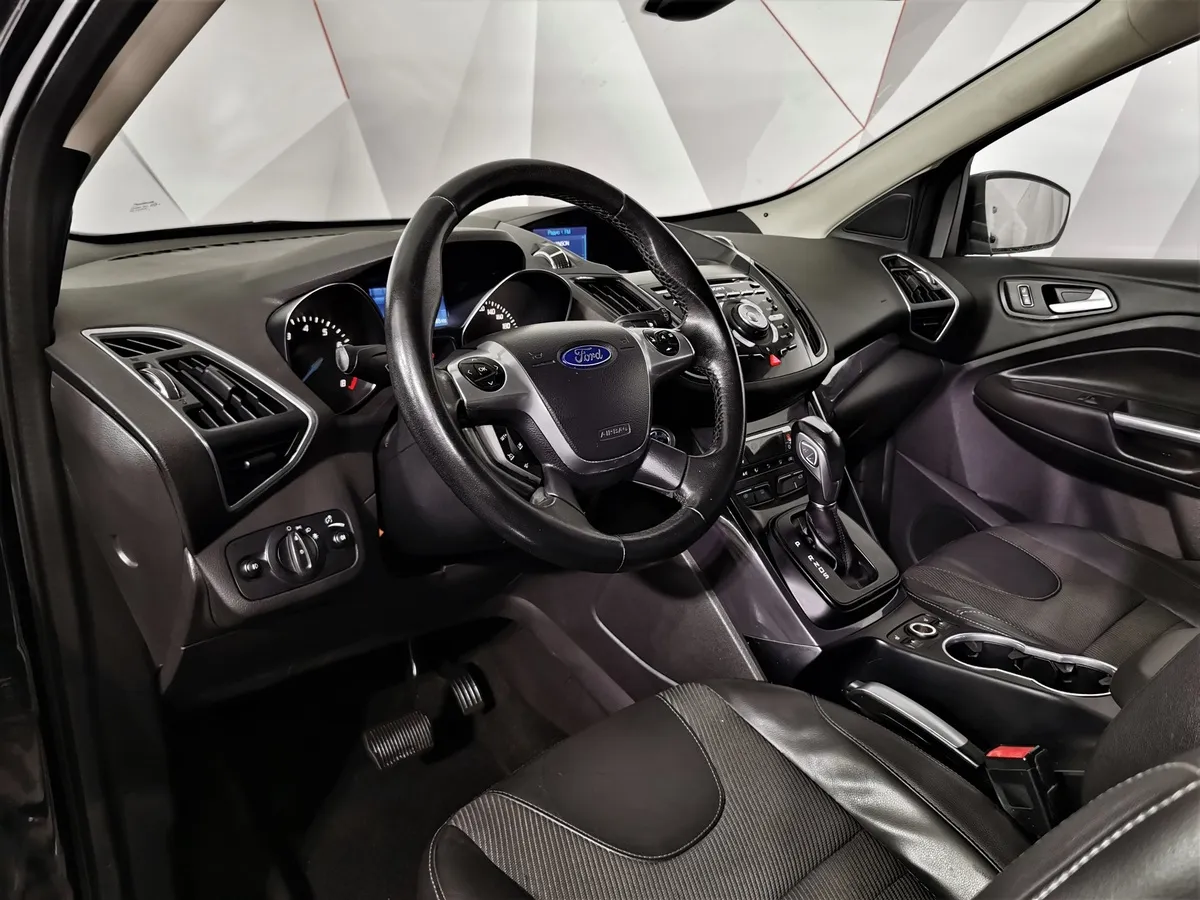 Ford Kuga 1.6 EcoBoost AT AWD (182 л.с.) Titanium Черный в АВИЛОН. Слайд №17