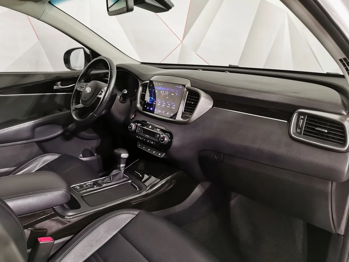 Kia Sorento 2.2 D AT AWD (5 мест) (200 л.с.) Prestige Белый в АВИЛОН. Слайд №13