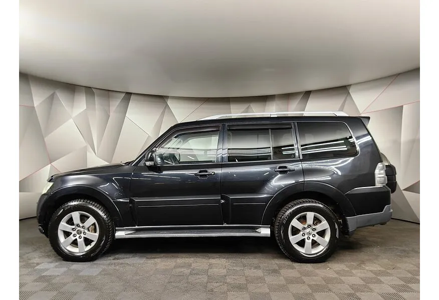 Mitsubishi Pajero 3.2 DI-D AT (170 л.с.) Черный в АВИЛОН. Слайд №5