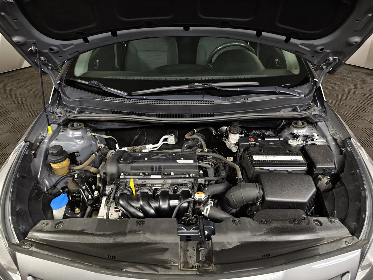 Hyundai Solaris 1.6 AT (123 л.с.) Comfort Серый в АВИЛОН. Слайд №11