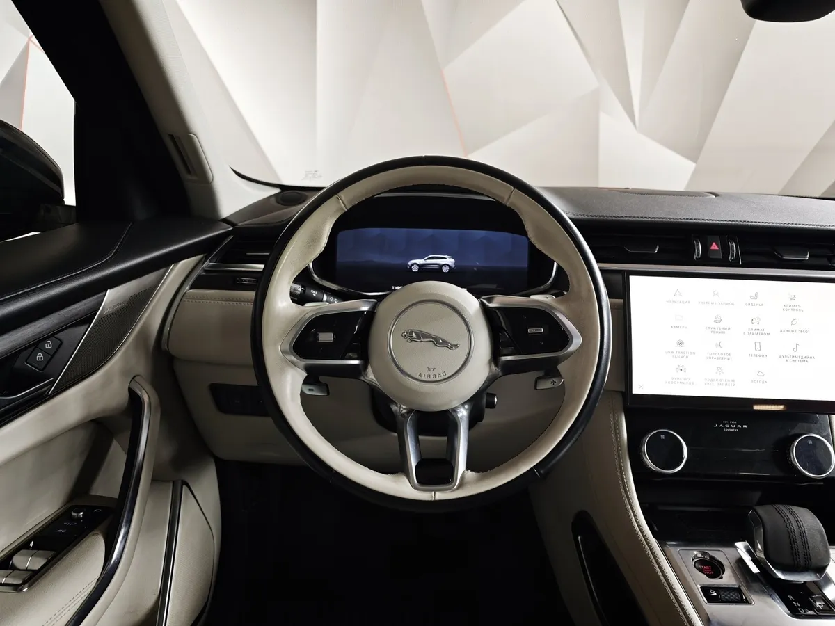 Jaguar F-Pace 2.0P AT AWD (249 л.с.) SE Красный в АВИЛОН. Слайд №16