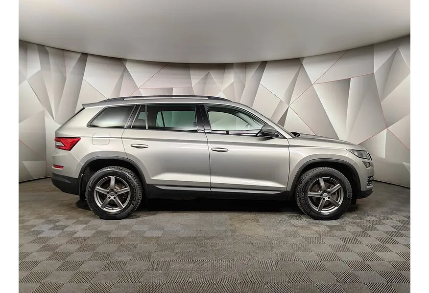 Skoda Kodiaq 2.0 TDI DSG 4X4 (150 л.с.) Бежевый в АВИЛОН. Слайд №6
