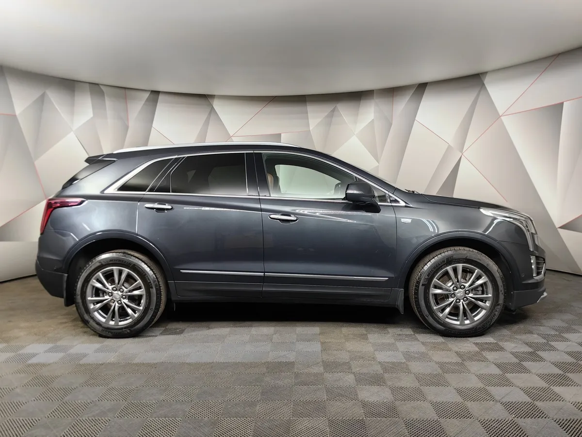 Cadillac XT5 2.0T АТ AWD (200 л.с.) Sport Черный в АВИЛОН. Слайд №6