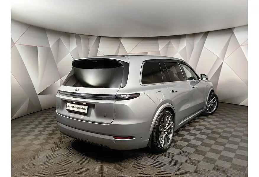 Li Auto L9 1.5 AT 4WD (449 л.с.) Ultra Серый в АВИЛОН. Слайд №2