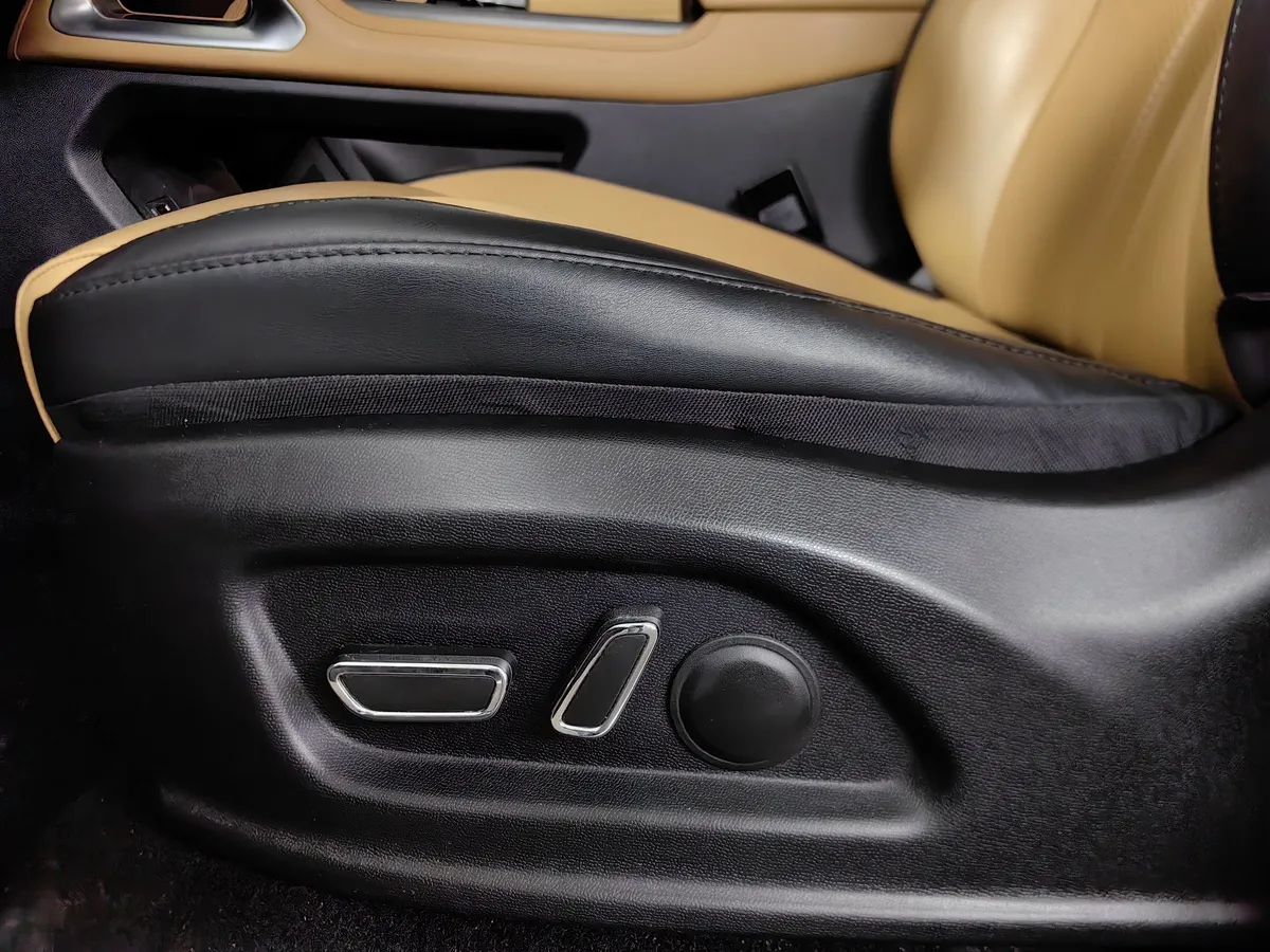 Changan HUNTER PLUS 2.0 AT 4WD (226 л.с.) Luxe Белый в АВИЛОН. Слайд №22