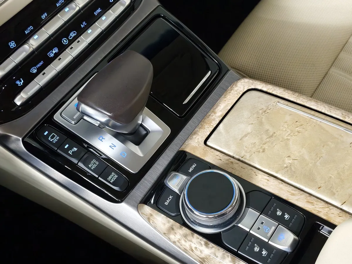 Genesis G90 5.0 L GDI AT AWD (413 л.с.) Черный в АВИЛОН. Слайд №25