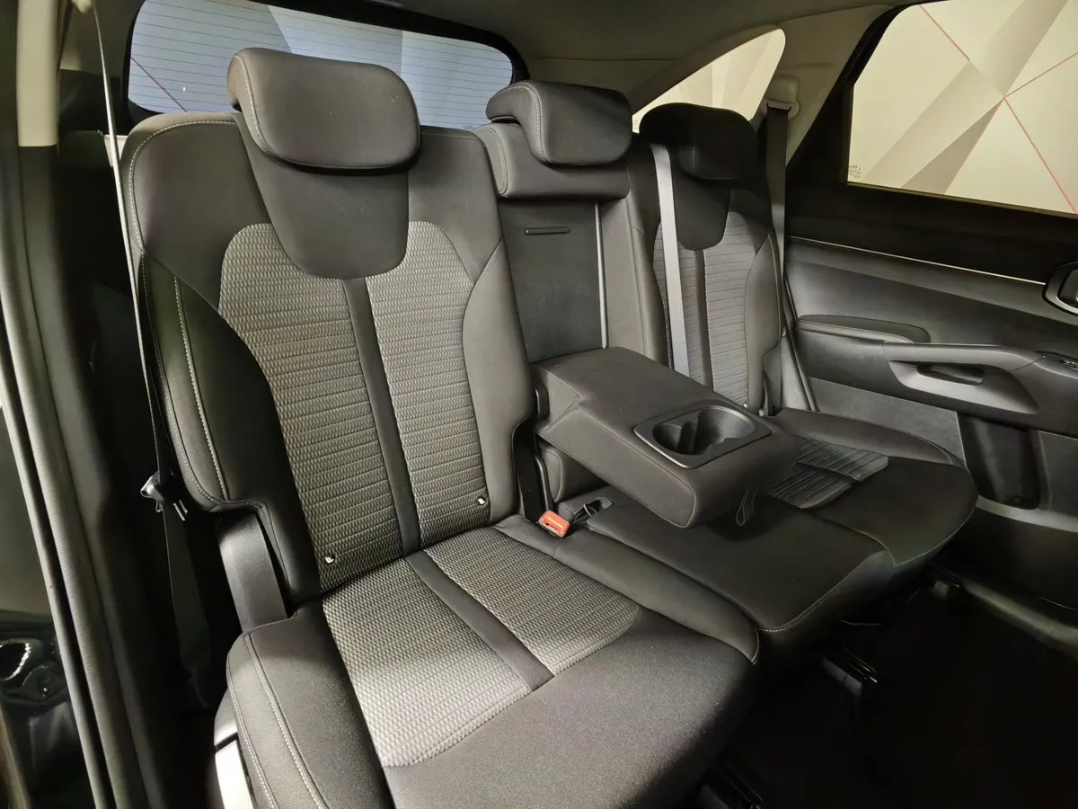 Kia Sorento 2.5 MPI 4WD AT (180 л.с.) Prestige Черный в АВИЛОН. Слайд №17