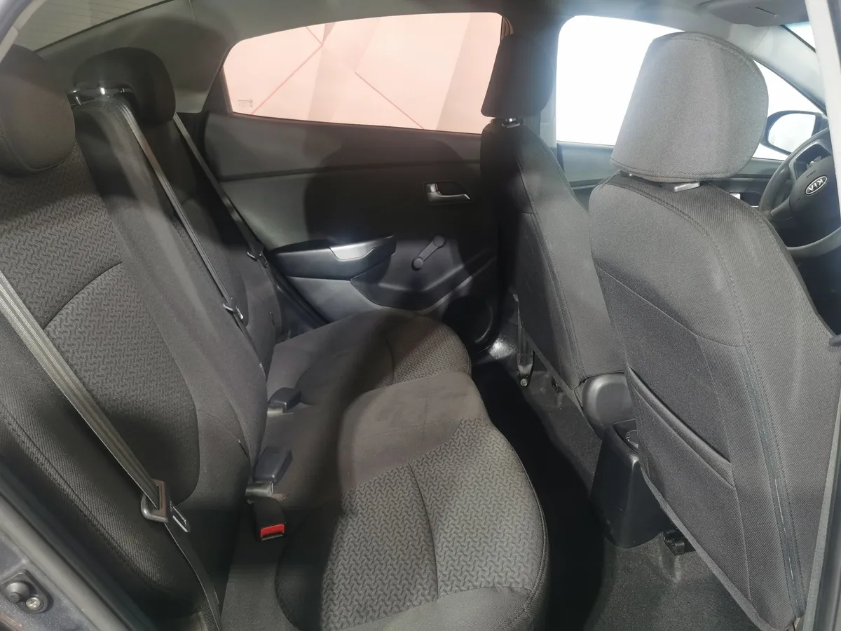 Kia Rio 1.4 AT (107 л.с.) Серый в АВИЛОН. Слайд №15