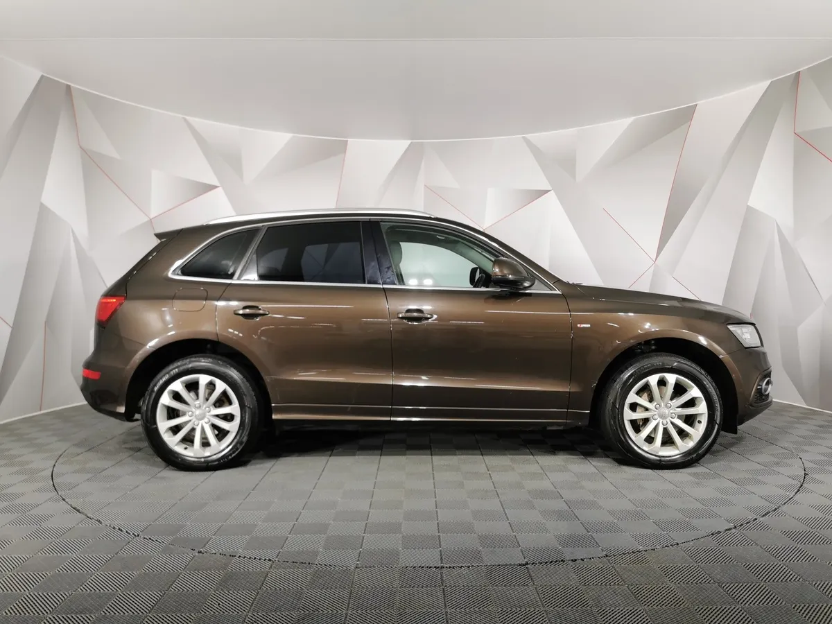 Audi Q5 2.0 TFSI S tronic quattro (249 л.с.) Коричневый в АВИЛОН. Слайд №6