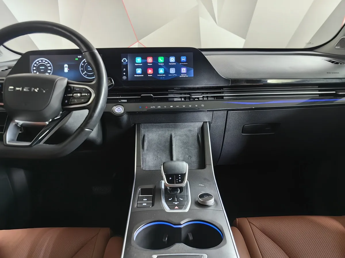 Omoda C5 1.5T CVT (147 л.с.) Ultimate (двухцветный, красные элементы экстерьера) Черный в АВИЛОН. Слайд №15