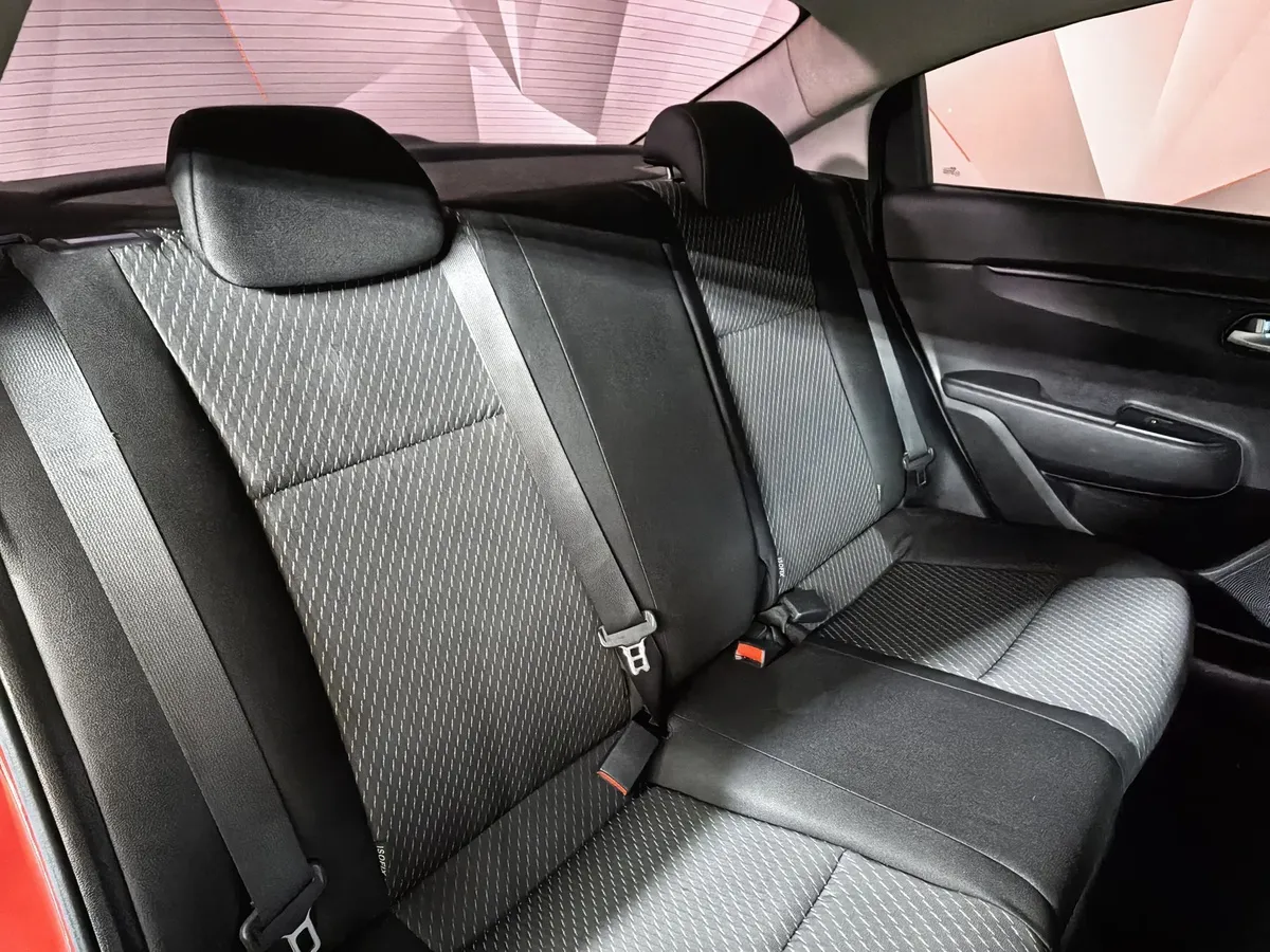 Kia Rio 1.6 AT (123 л.с.) Comfort Красный в АВИЛОН. Слайд №17