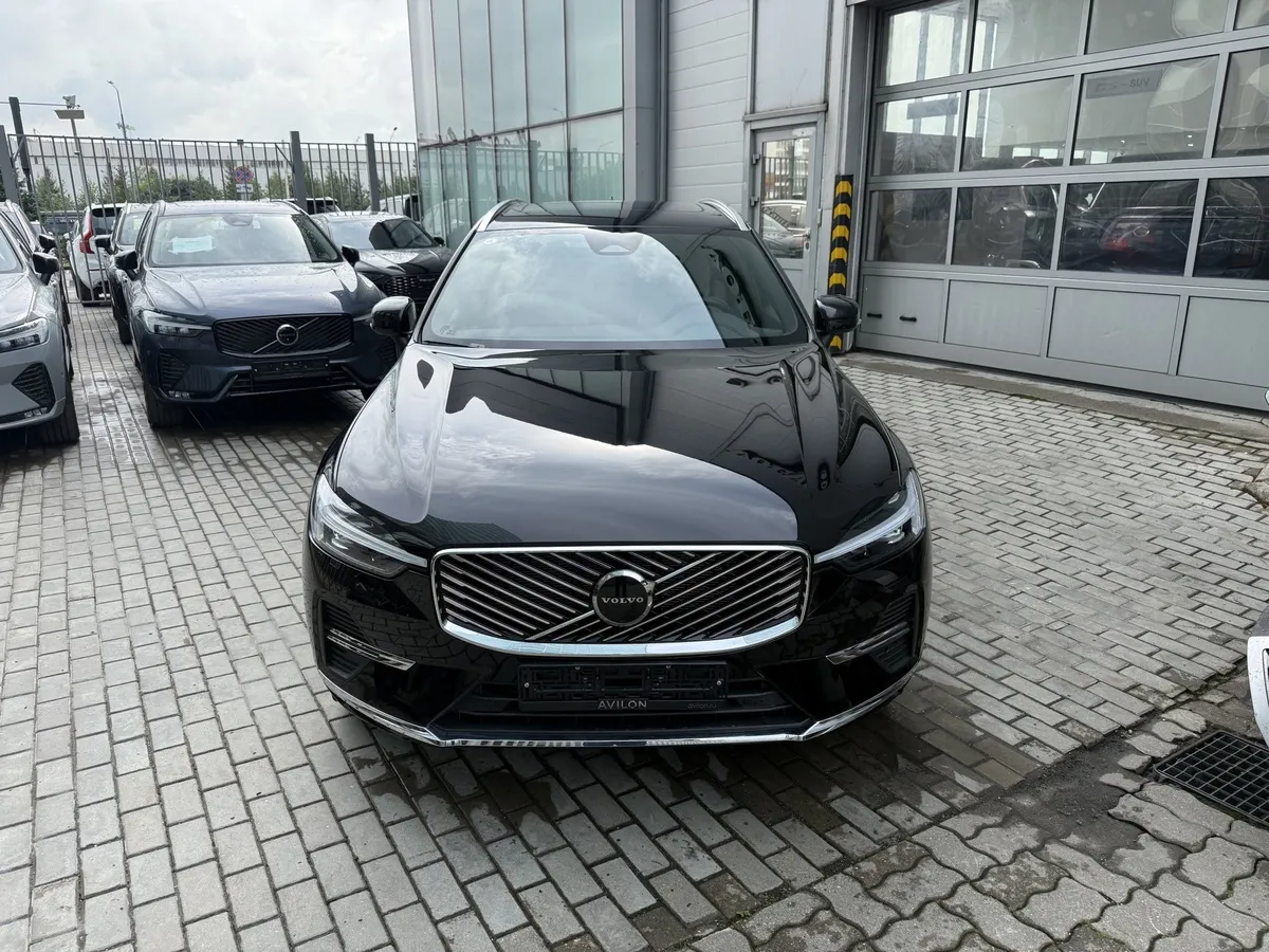 Volvo XC60 2.0 AT AWD (264 л.с.) Luxury Edition Черный в АВИЛОН. Слайд №3