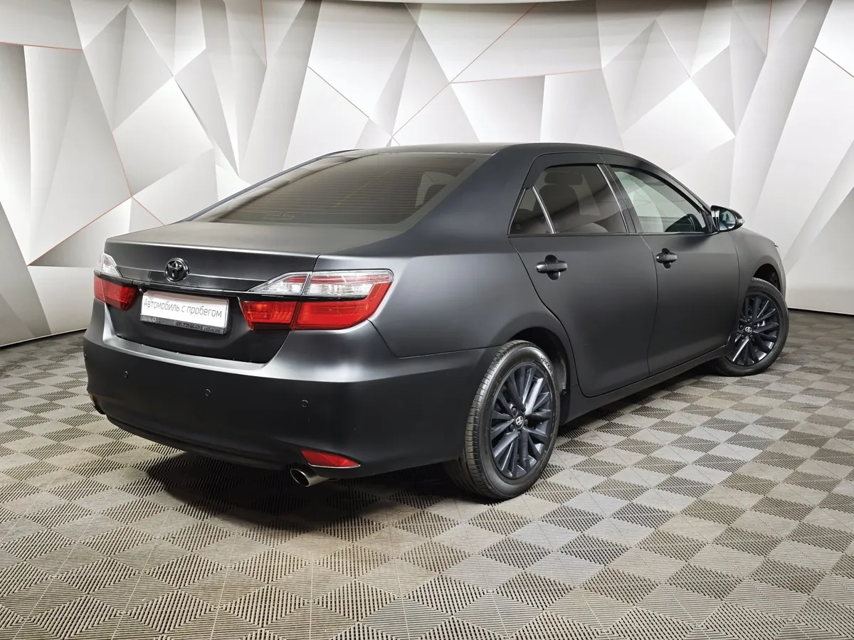 Toyota Camry 2.5 AT (181 л.с.) Стандарт Черный в АВИЛОН. Слайд №2