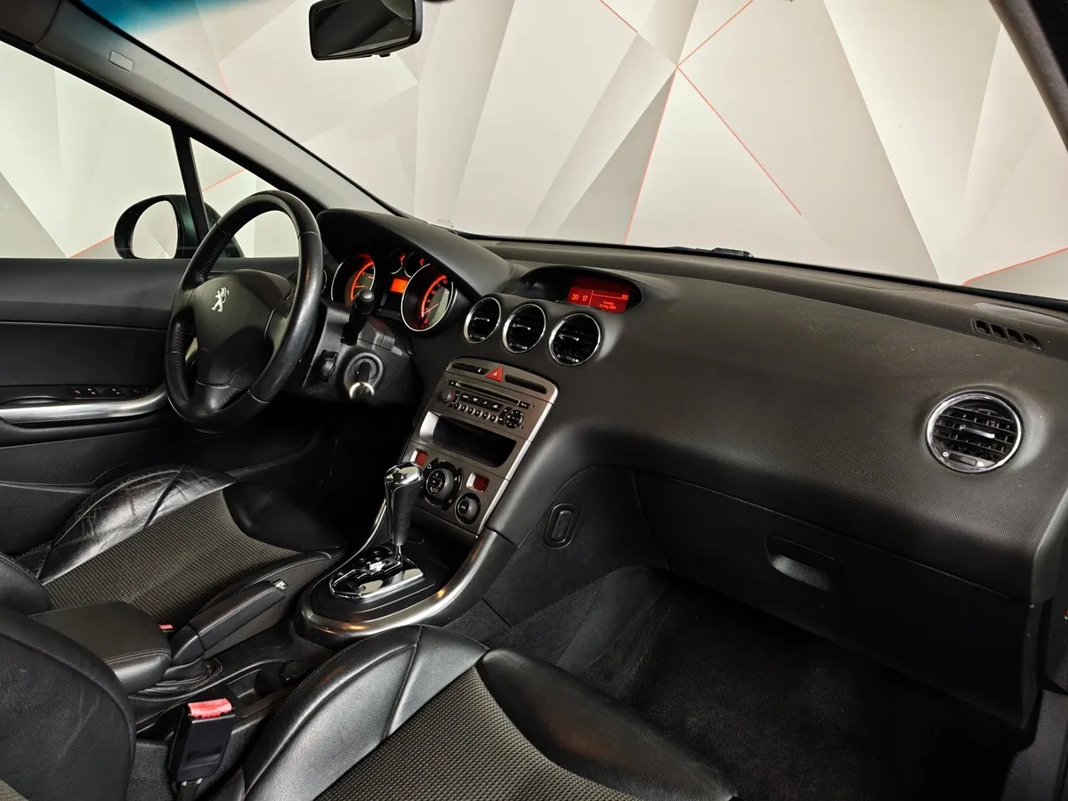 Peugeot 308 1.6 AT (120 л.с.) Черный в АВИЛОН. Слайд №11