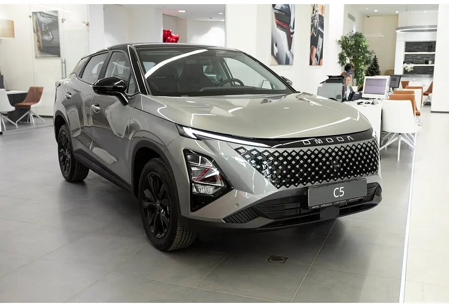 Omoda C5 1.6T DCT 4WD (150 л.с.) Supreme (2 цвета) Серебристый в АВИЛОН. Слайд №2