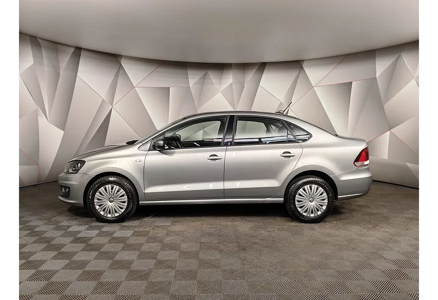 Volkswagen Polo 1.6 MPI AT (110 л.с.) Drive Серебристый в АВИЛОН. Слайд №5