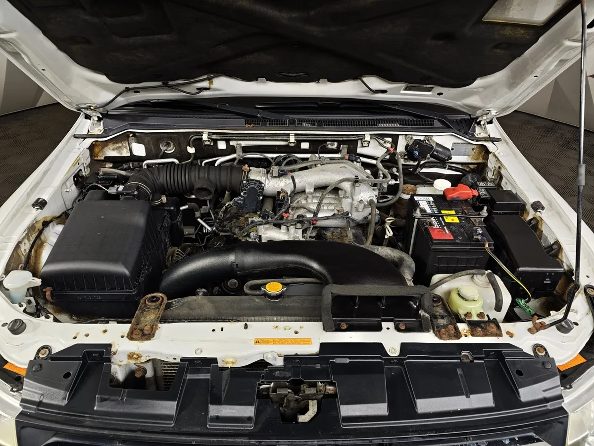 Mitsubishi Pajero 3.0 AT AWD (174 л.с.) Ultimate S46 Белый в АВИЛОН. Слайд №11