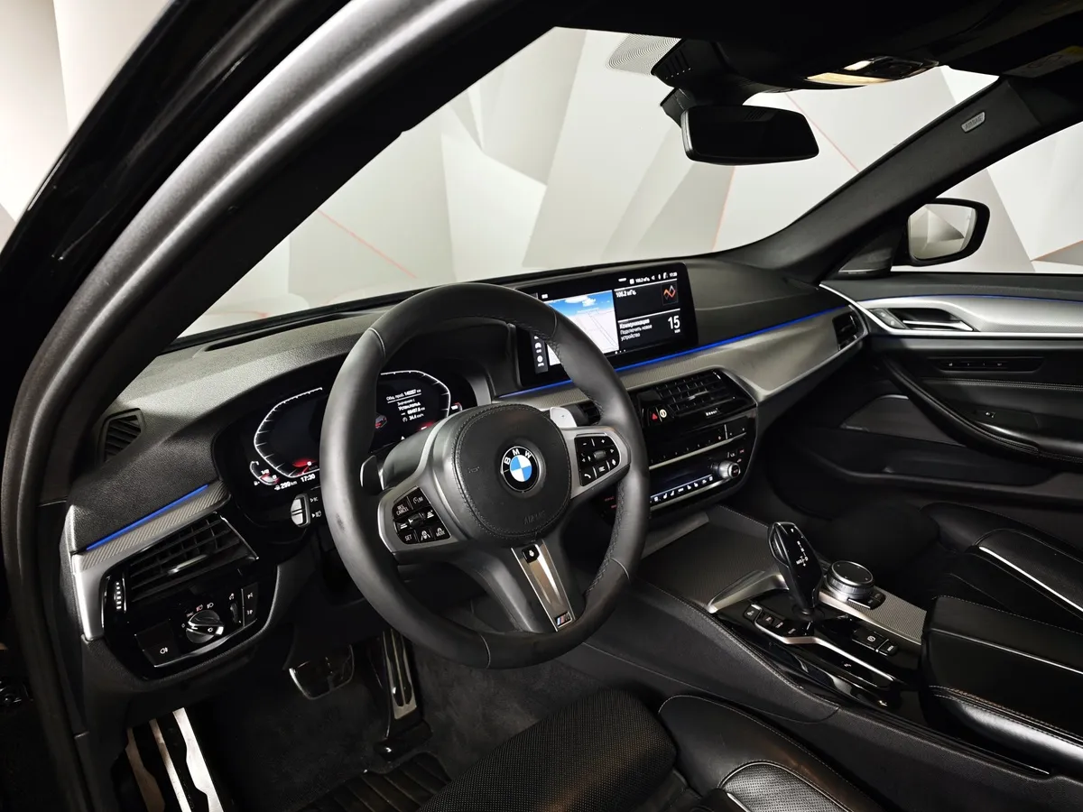 BMW 5 серия 530i xDrive Steptronic (249 л.с.) Черный в АВИЛОН. Слайд №12
