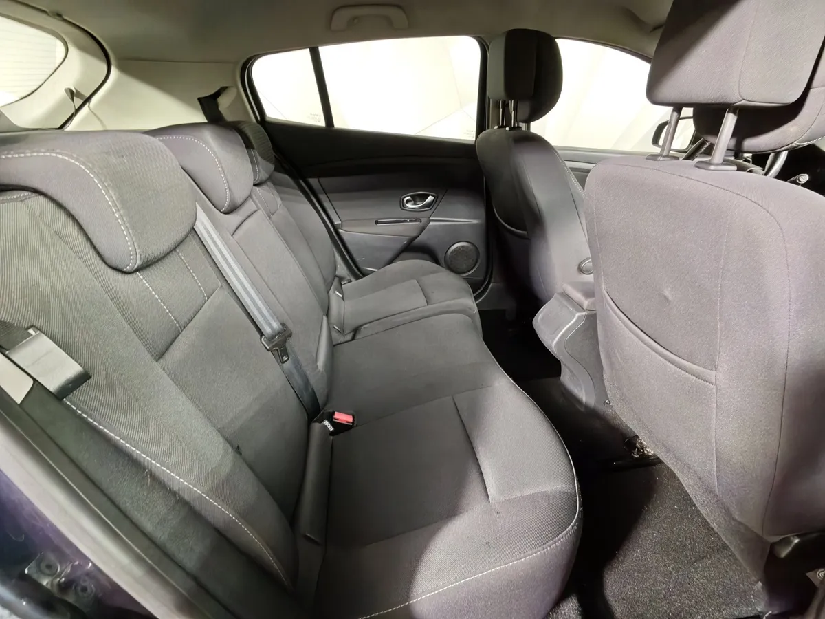 Renault Megane 1.6 MT (106 л.с.) Черный в АВИЛОН. Слайд №16