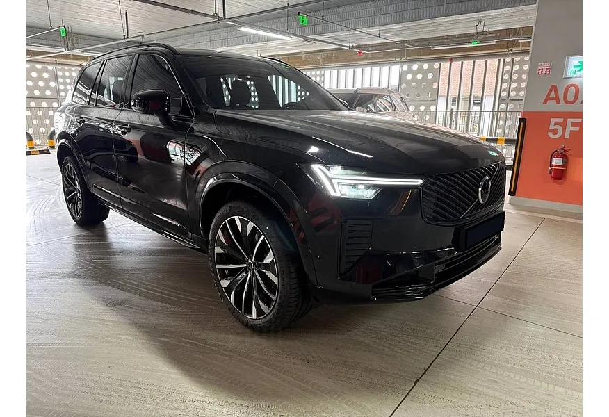 Volvo XC90 2.0 B6 mild hybrid AT AWD (7 мест) (300 л.с.) Ultra Bright Черный в АВИЛОН. Слайд №2