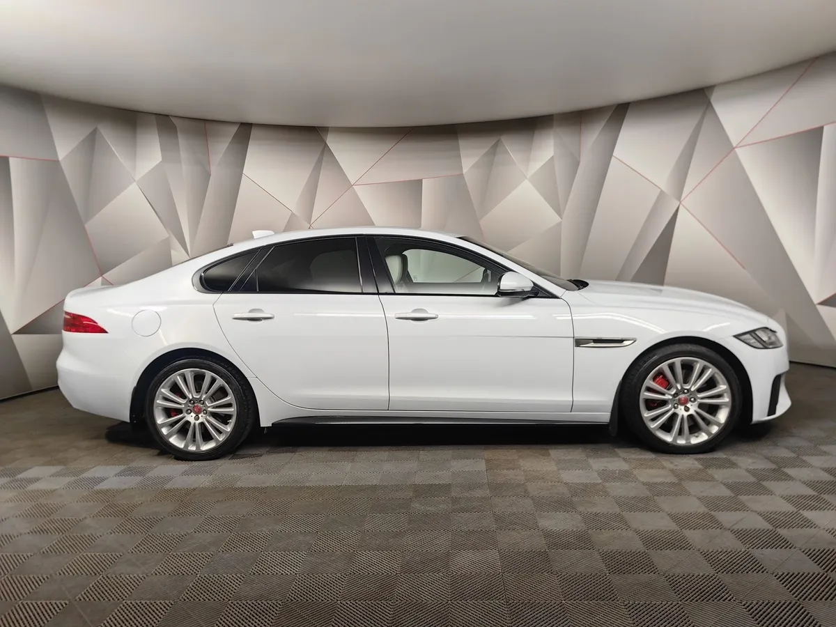 Jaguar XF 3.0 AT AWD (380 л.с.) S Белый в АВИЛОН. Слайд №6
