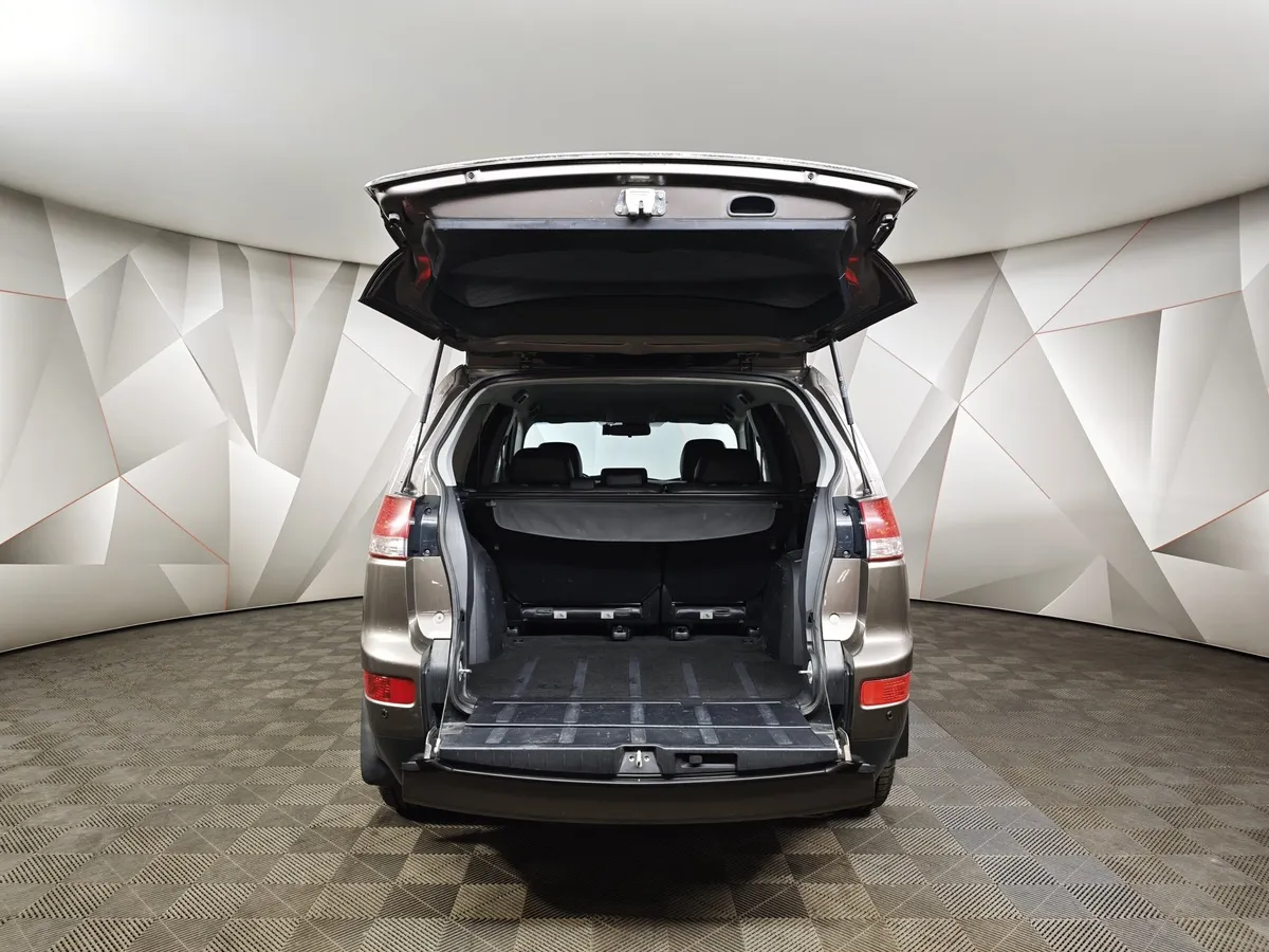 Citroen C-Crosser 2.4 CVT 4WD (170 л.с.) Коричневый в АВИЛОН. Слайд №10