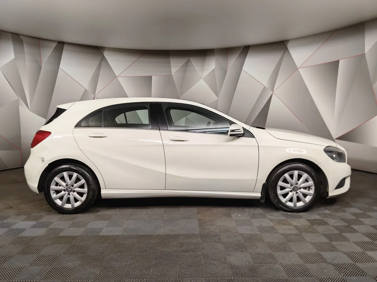 Mercedes-Benz A-Класс A 180 7G-DCT (122 л.с.) Особая серия Белый в АВИЛОН. Слайд №6