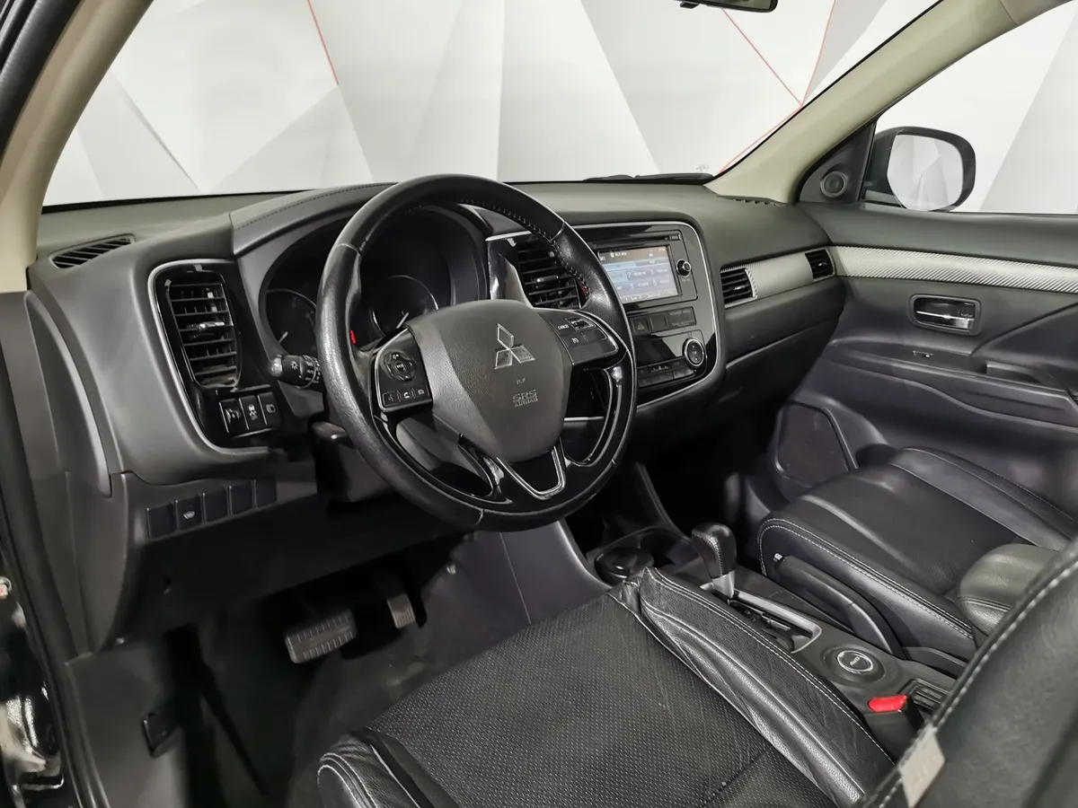Mitsubishi Outlander 2.0 MIVEC CVT 4WD (146 л.с.) Invite Черный в АВИЛОН. Слайд №18