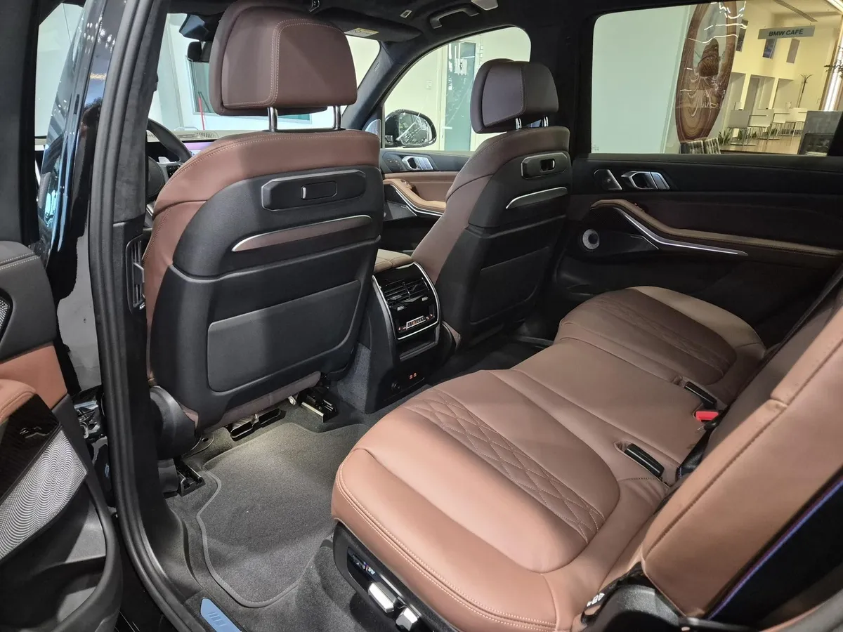 BMW X7 xDrive40d Steptronic (340 л.с.) Черный в АВИЛОН. Слайд №10