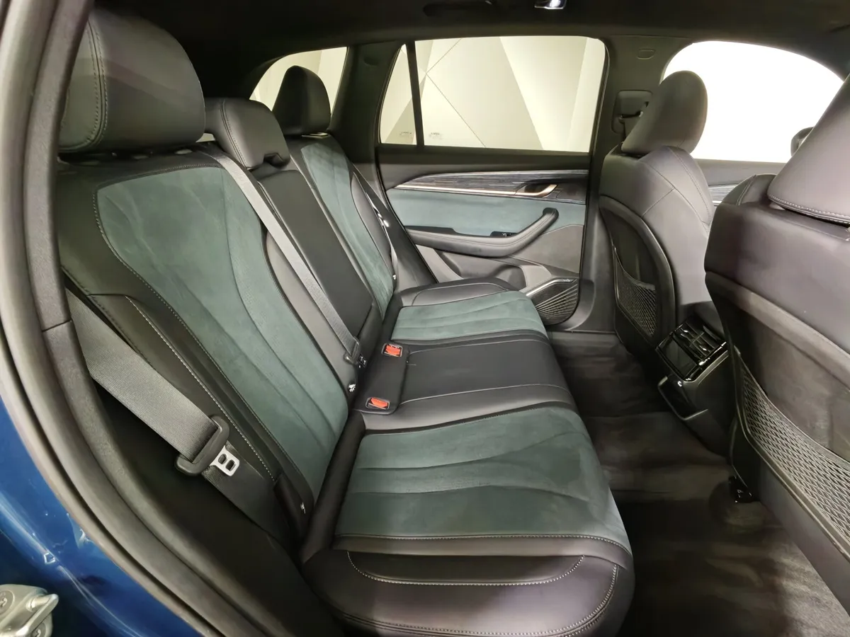 Geely Monjaro 2.0T 8AT 4WD (238 л.с.) Exclusive Синий в АВИЛОН. Слайд №16