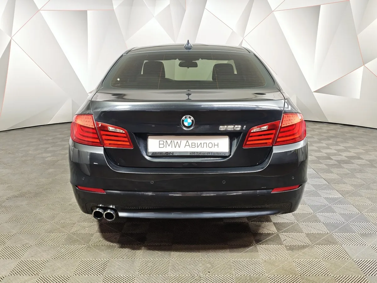 BMW 5 серия 520i AT (184 л.с.) Черный в АВИЛОН. Слайд №4