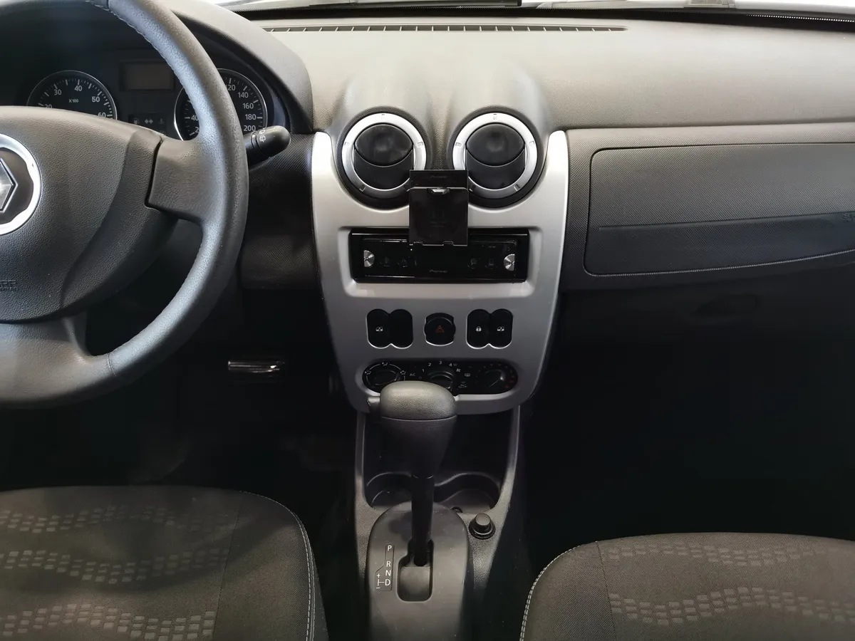 Renault Sandero 1.6 AT (103 л.с.) Stepway Красный в АВИЛОН. Слайд №13