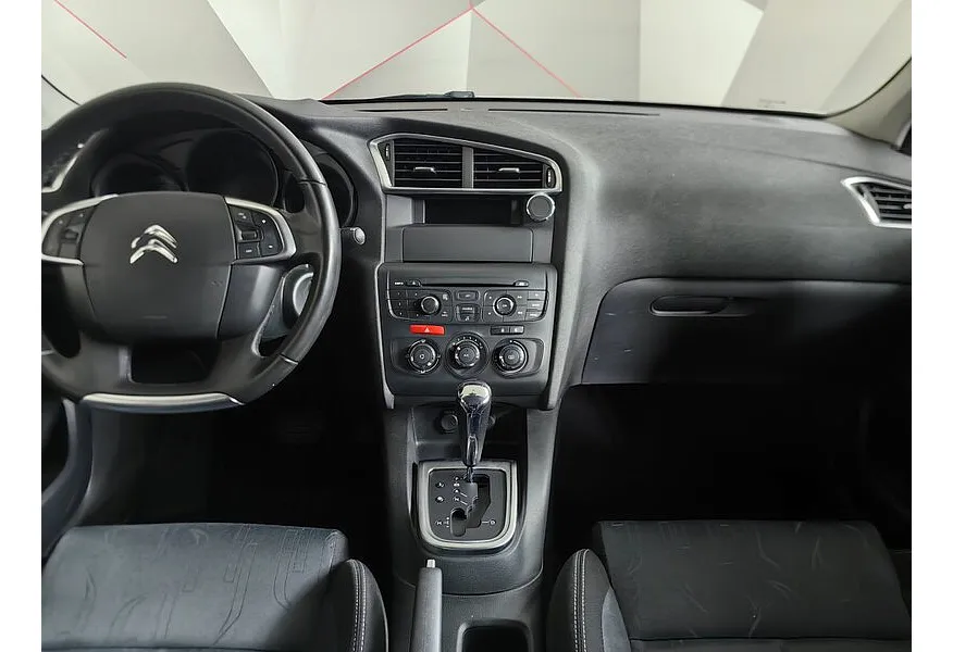 Citroen C4 1.6 VTi AT (120 л.с.) Белый в АВИЛОН. Слайд №15 Citroen C4 1.6 VTi AT (120 л.с.) Белый в АВИЛОН. Слайд №15