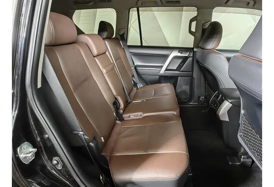 Toyota Land Cruiser Prado 2.8 D AT 4WD (5 мест) (177 л.с.) Комфорт Черный в АВИЛОН. Слайд №16