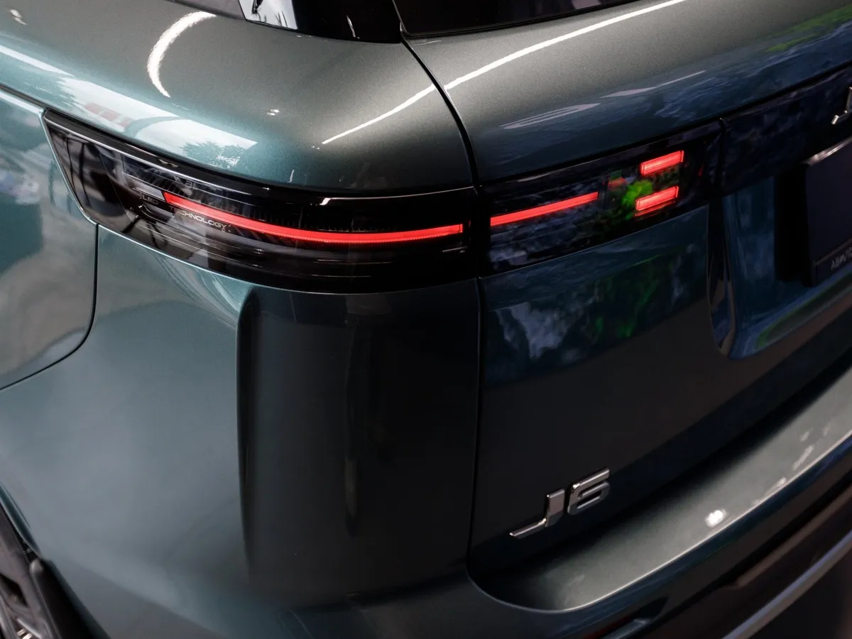 JELAND J6 1.5 DCT FWD (147 л.с.) Престиж Зеленый в АВИЛОН. Слайд №9