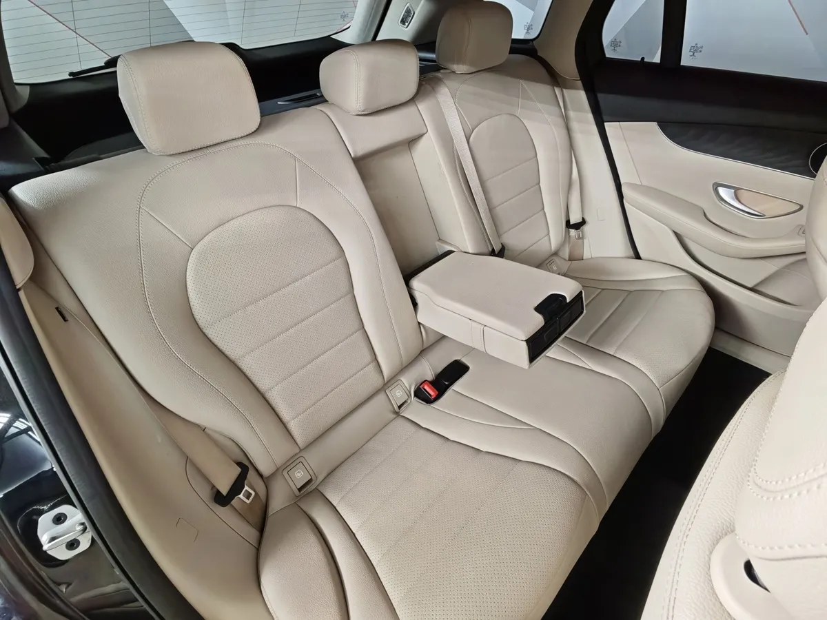 Mercedes-Benz GLC 200 9G-TRONIC 4MATIC (197 л.с.) Premium (Локальная сборка) Черный в АВИЛОН. Слайд №17